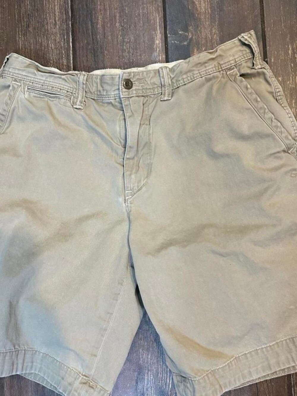 Polo Ralph Lauren men’s Khaki shorts with red stitching, Size: 33" #summer #outd